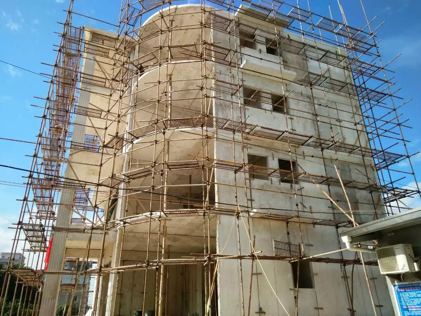 华池星河绿色环保装配式建材在福建修建的五层别墅建筑